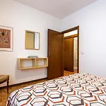 Terraced House On The Lakeside Of - Larihome A04 דירה גראבדונה