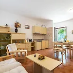 Terraced House On The Lakeside Of - Larihome A04