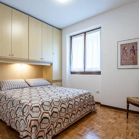 Terraced House On The Lakeside Of - Larihome A04